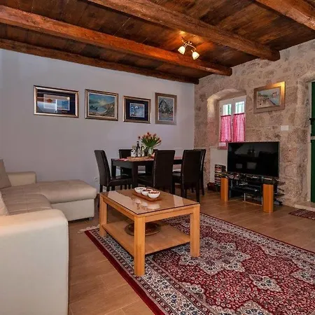 Aurora Villa *