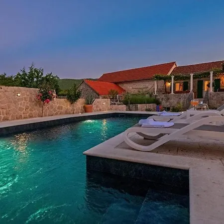 Villa Aurora