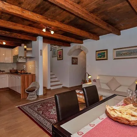 Villa Aurora