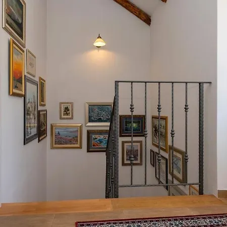 Aurora Villa *